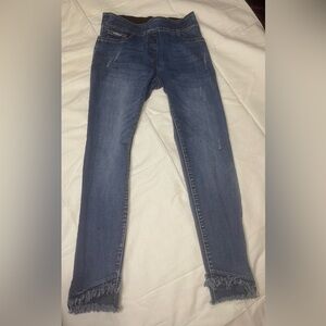 Coco + Carmen Blue Frayed Hem Maternity Jeans Size S